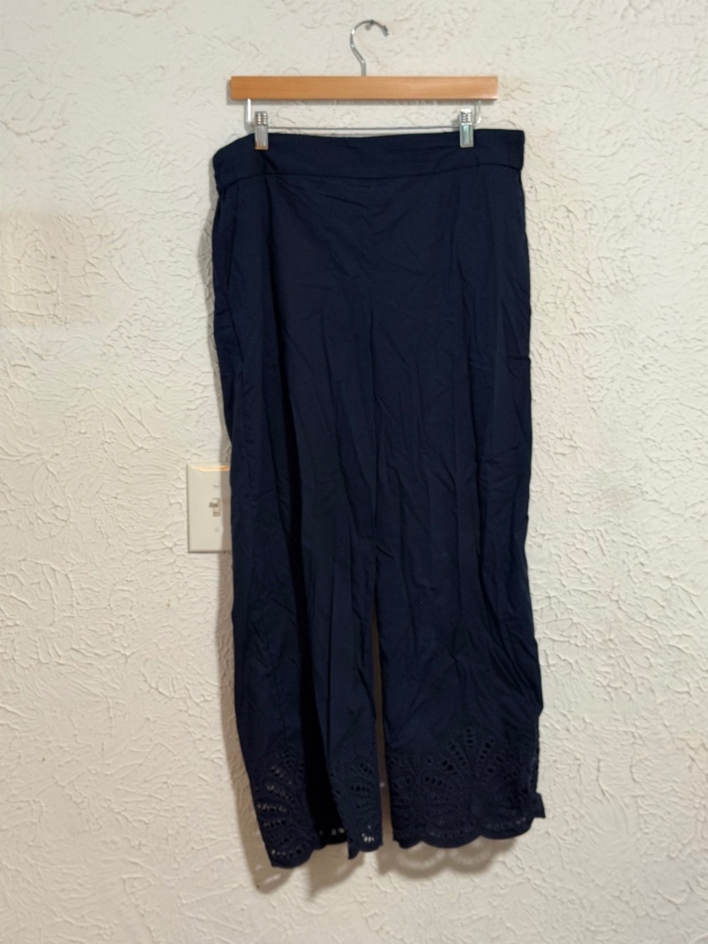 Talbots Navy Blue Pull On Pants Eyelet Scalloped Hem Women’s Large